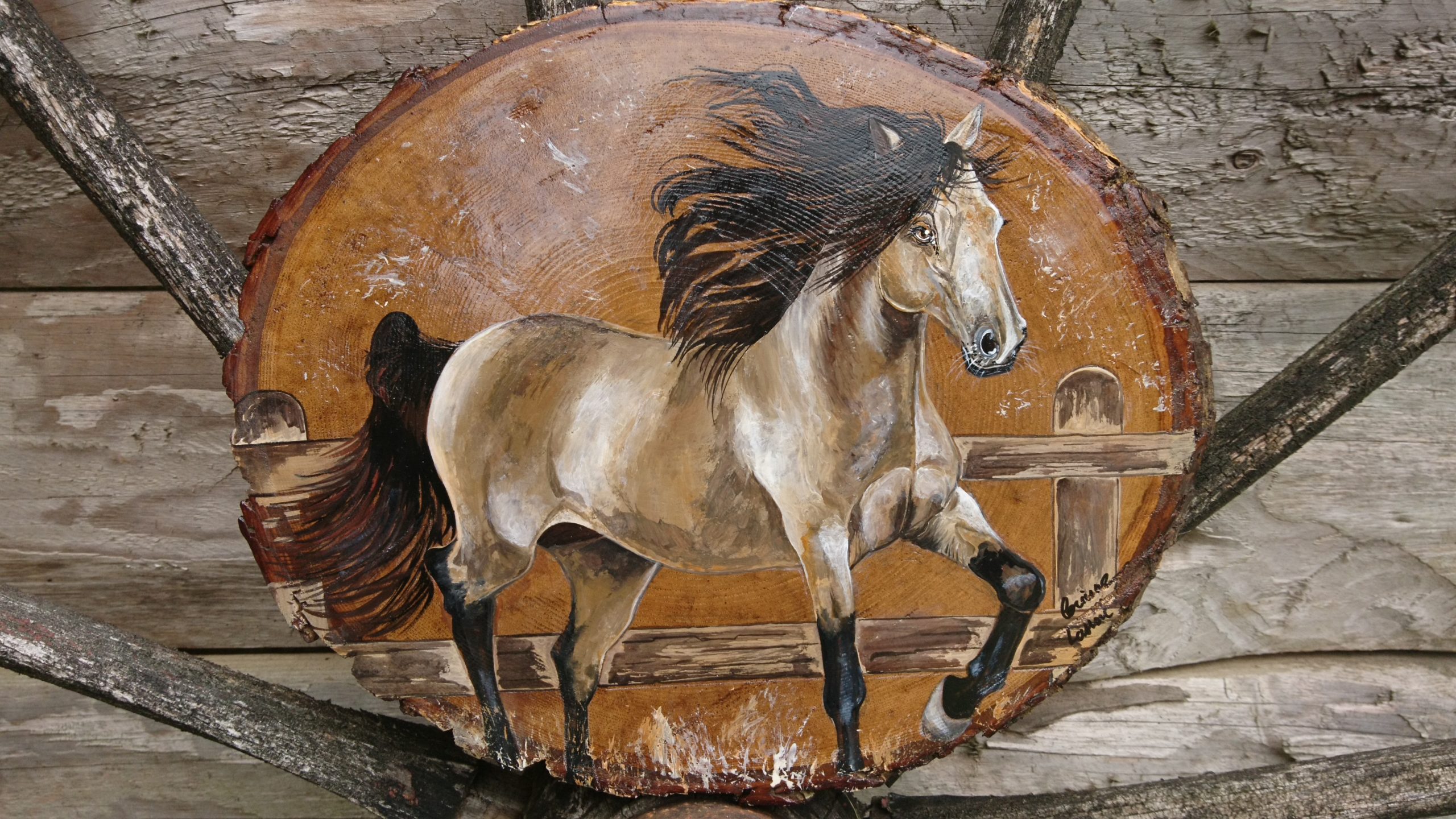 joli-cheval-au-galop-peint-sur-bois-2