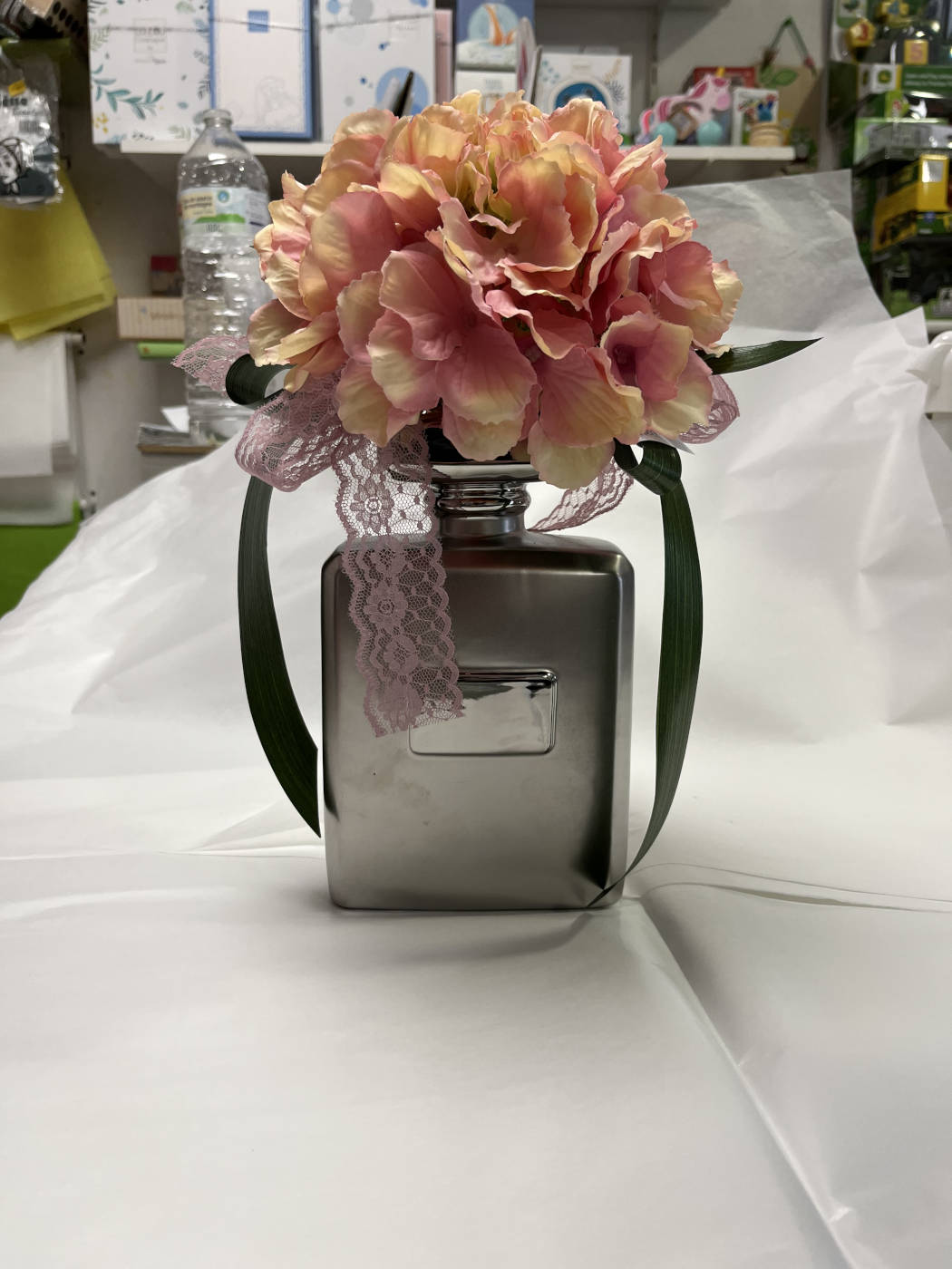 Vase en forme de bouteille de parfum