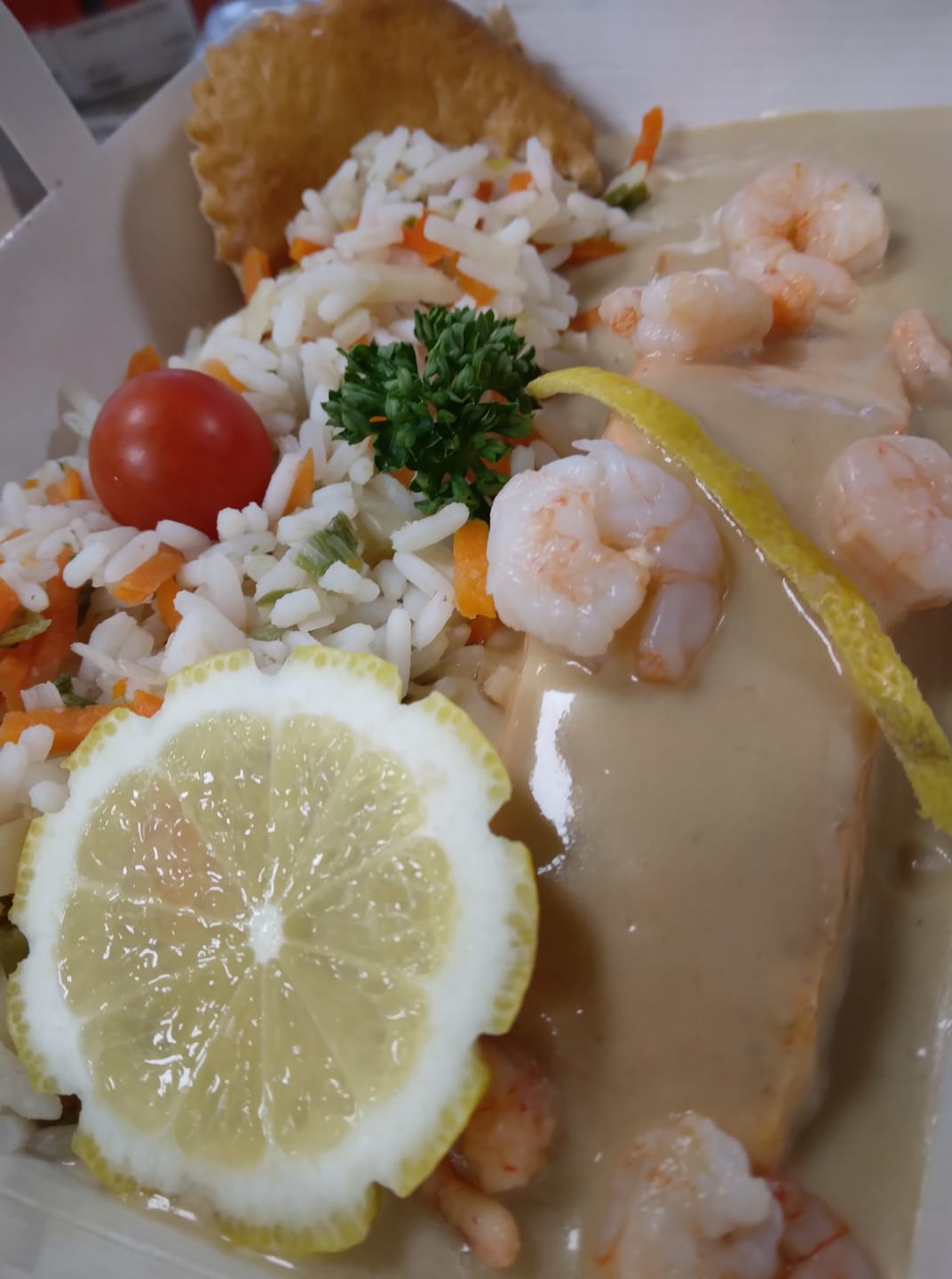 Le Pavé De Saumon Sauce Crevettes